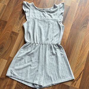 Caution To The Wind Woman’s Size S Light Grey Ribbed Romper with Flutter Sleeves